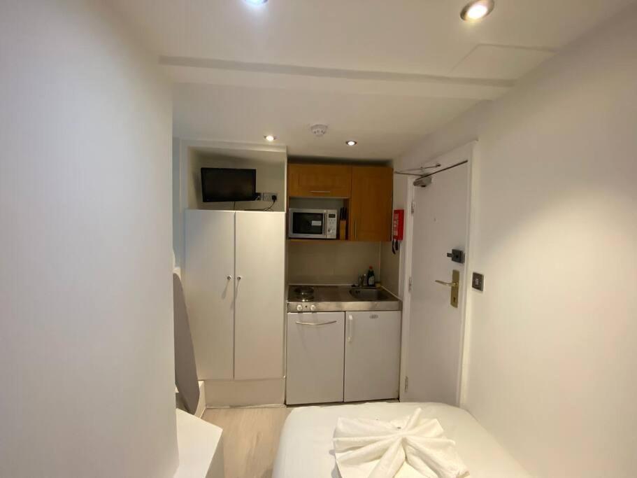 F2- Basement Studio Fits 1 Near Paddington Londen Buitenkant foto